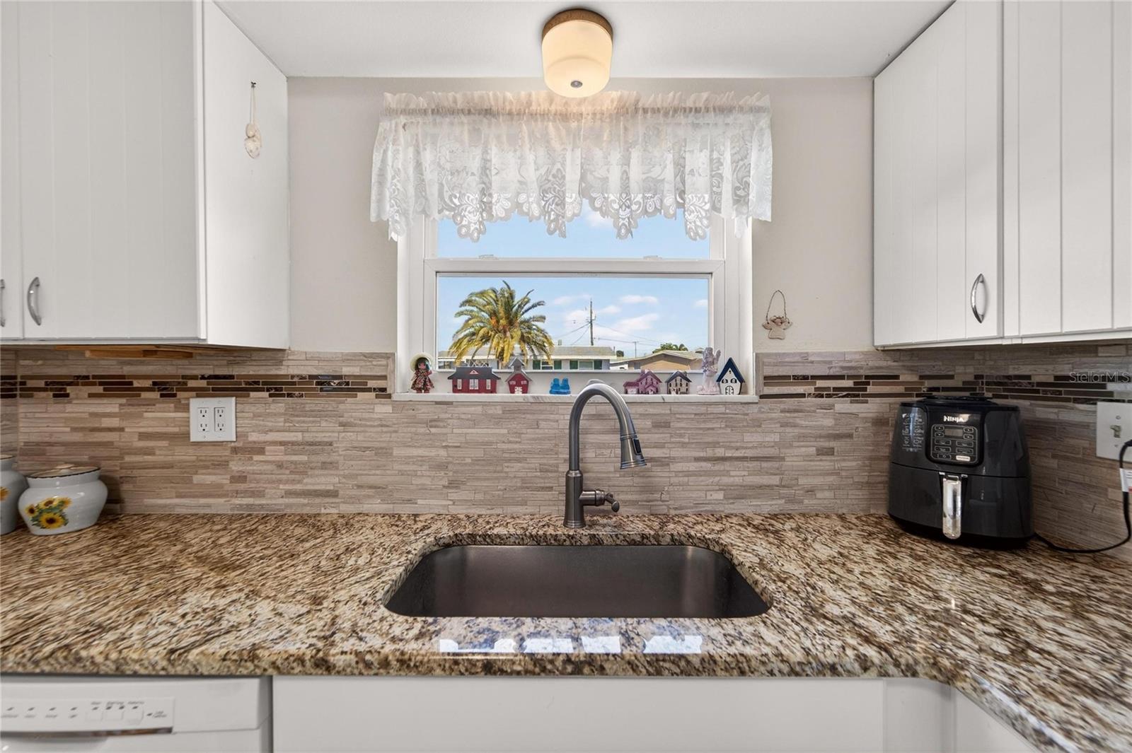 Image 19 of 53 For 1512 Chevy Chase Drive