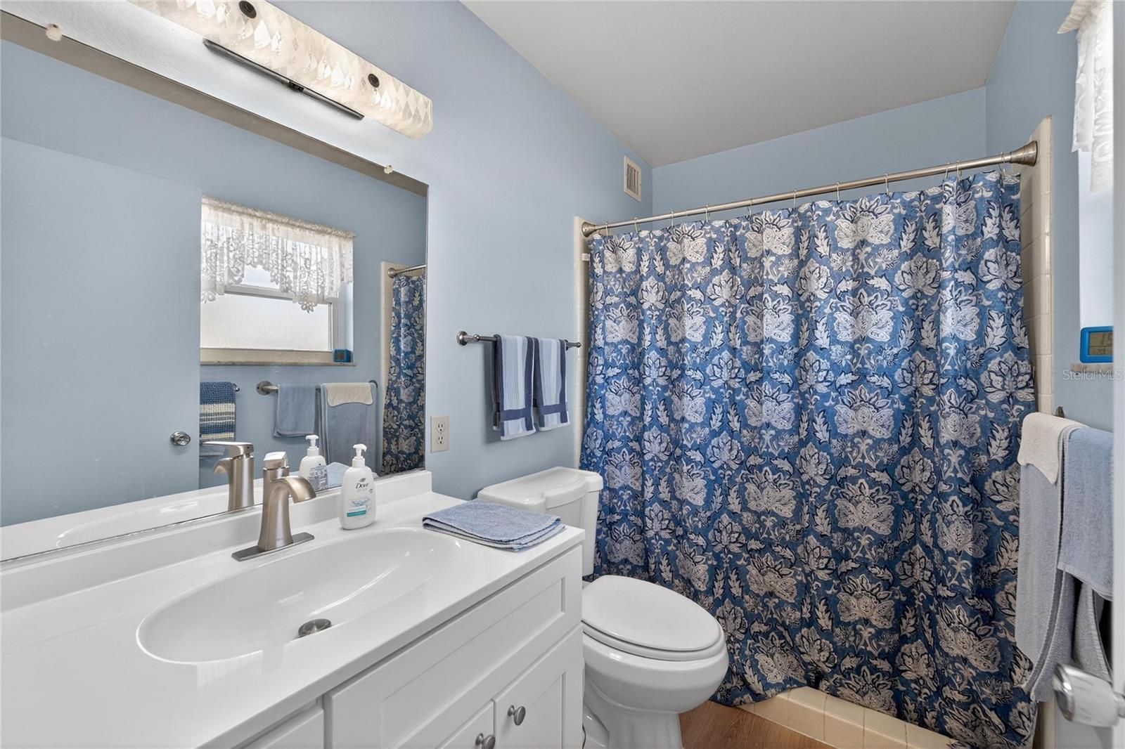 Image 33 of 53 For 1512 Chevy Chase Drive