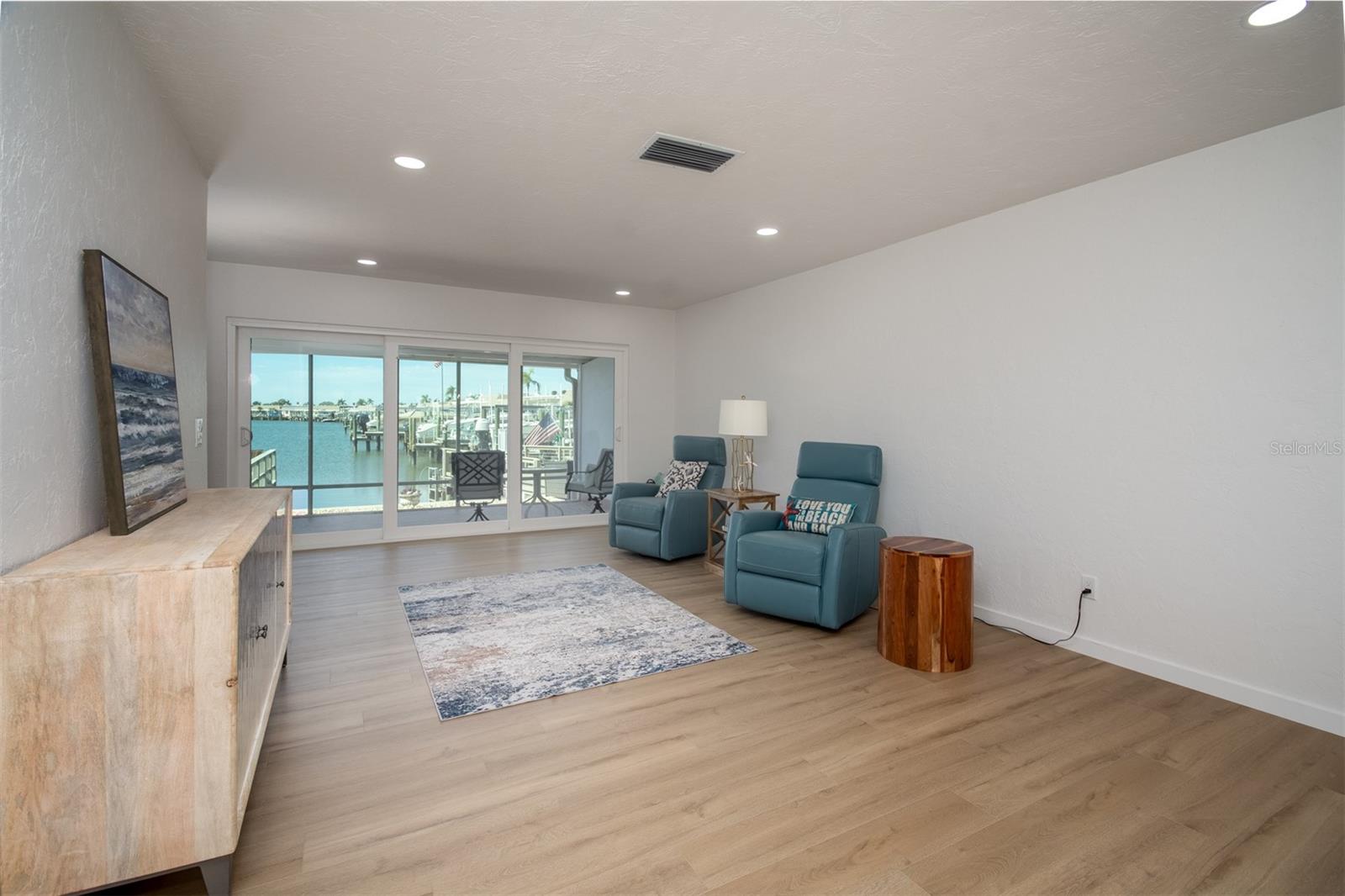 Image 11 of 36 For 128 Boca Ciega Point Boulevard N