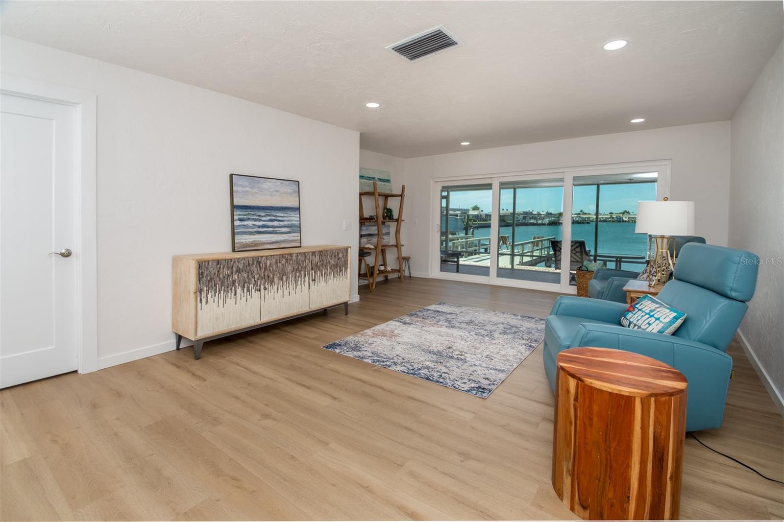 Image 13 of 36 For 128 Boca Ciega Point Boulevard N