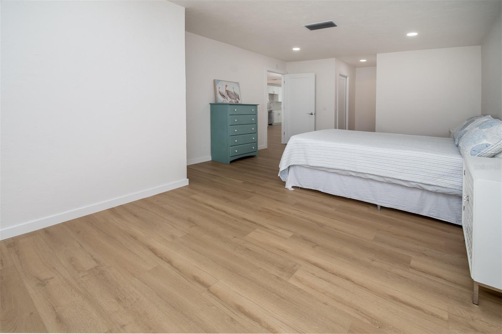 Image 15 of 36 For 128 Boca Ciega Point Boulevard N