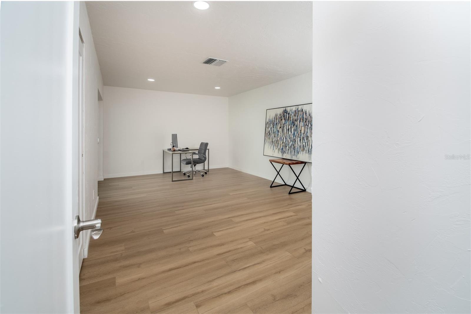 Image 19 of 36 For 128 Boca Ciega Point Boulevard N