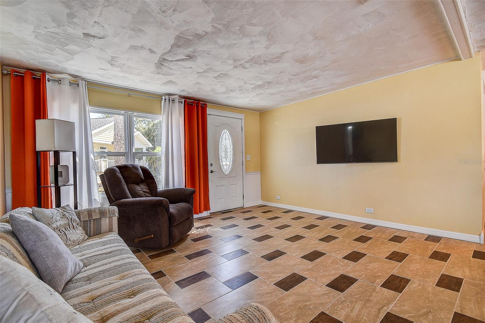 Image 13 of 42 For 505 Riverview Lane