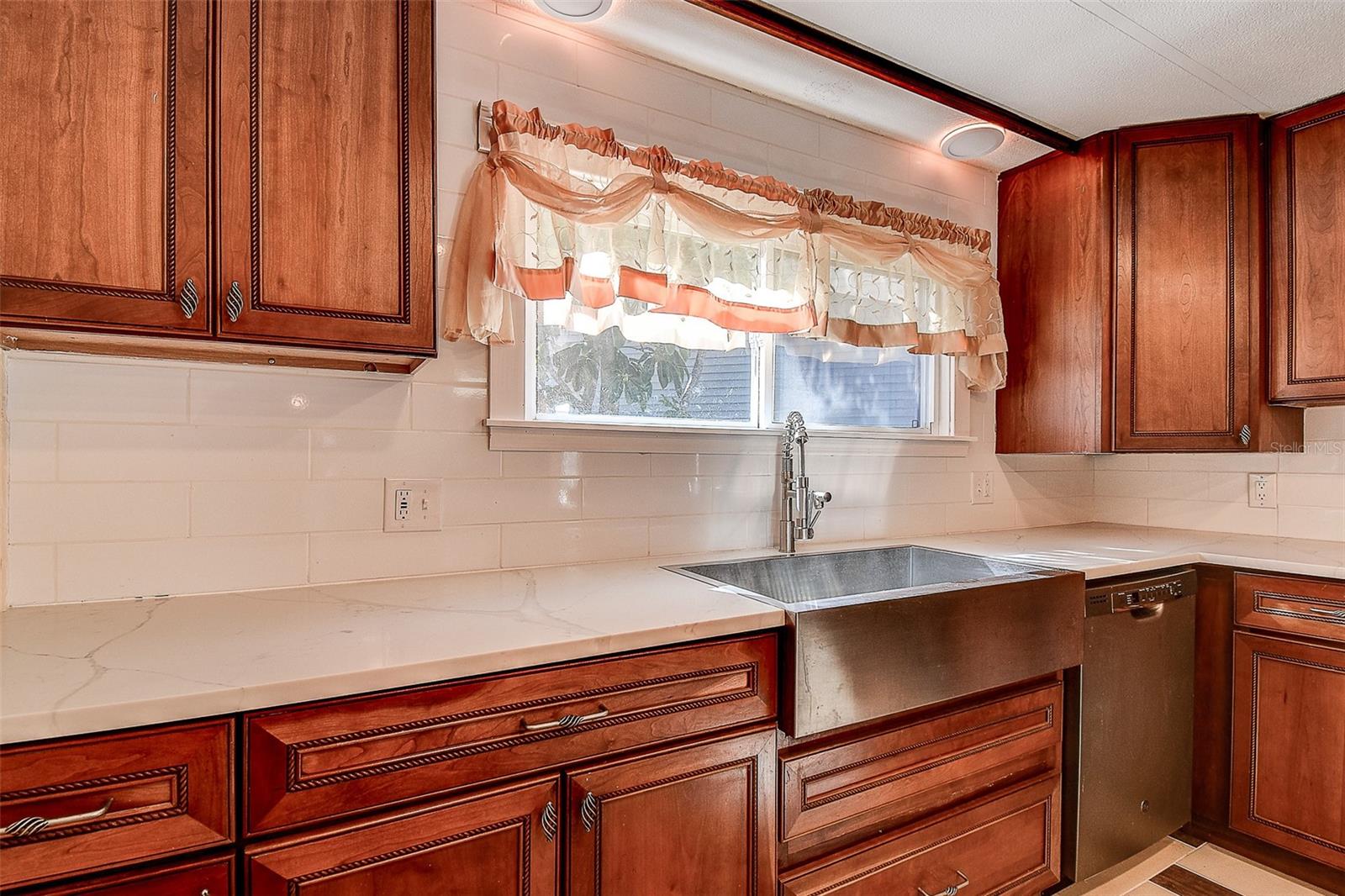 Image 18 of 42 For 505 Riverview Lane