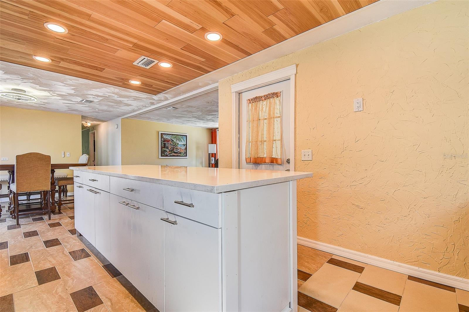 Image 20 of 42 For 505 Riverview Lane