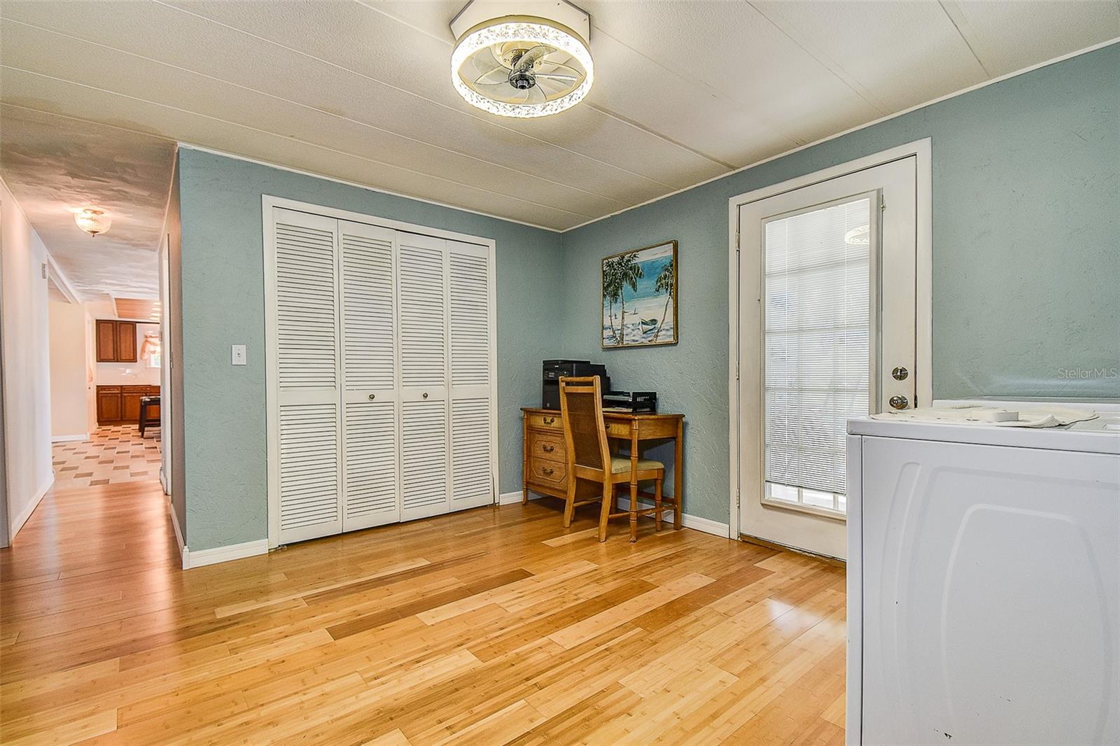 Image 28 of 42 For 505 Riverview Lane