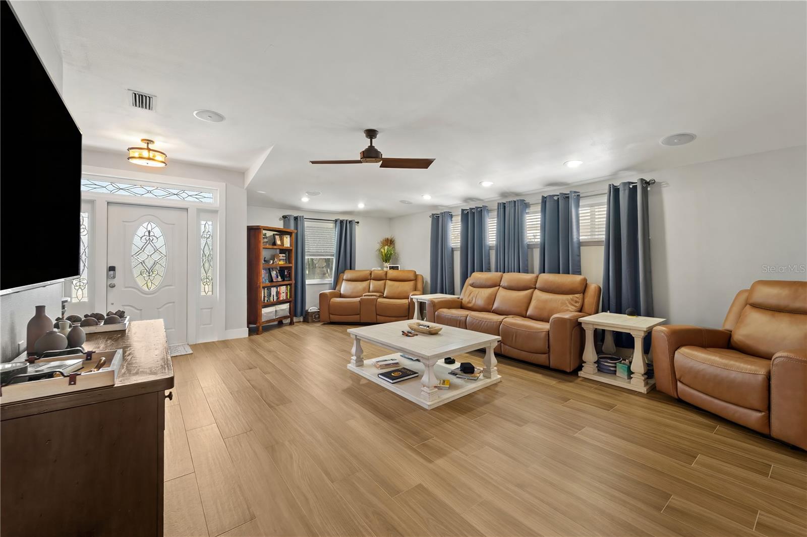 Image 4 of 25 For 5804 Tampa Shores Boulevard