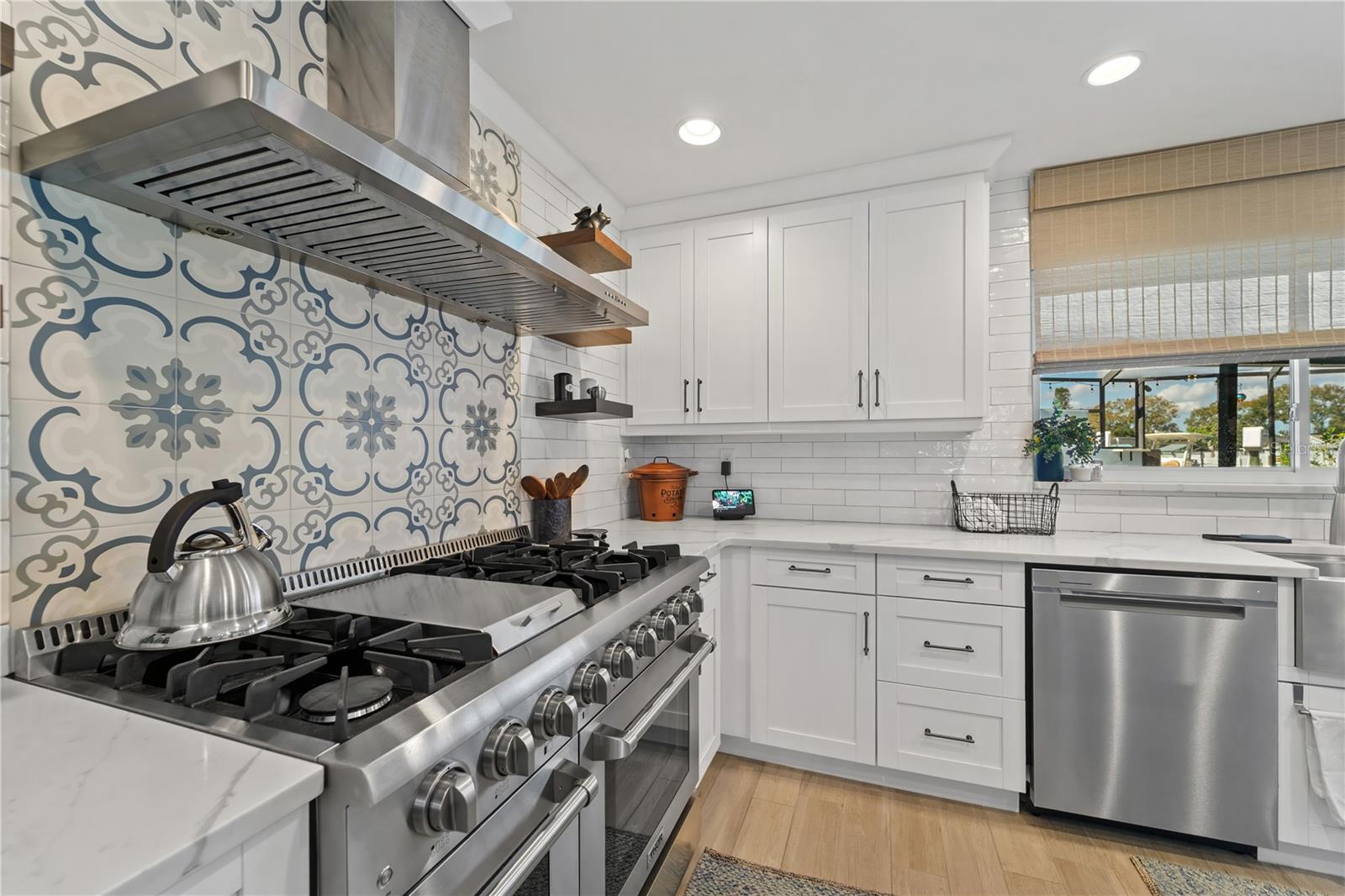 Image 9 of 25 For 5804 Tampa Shores Boulevard