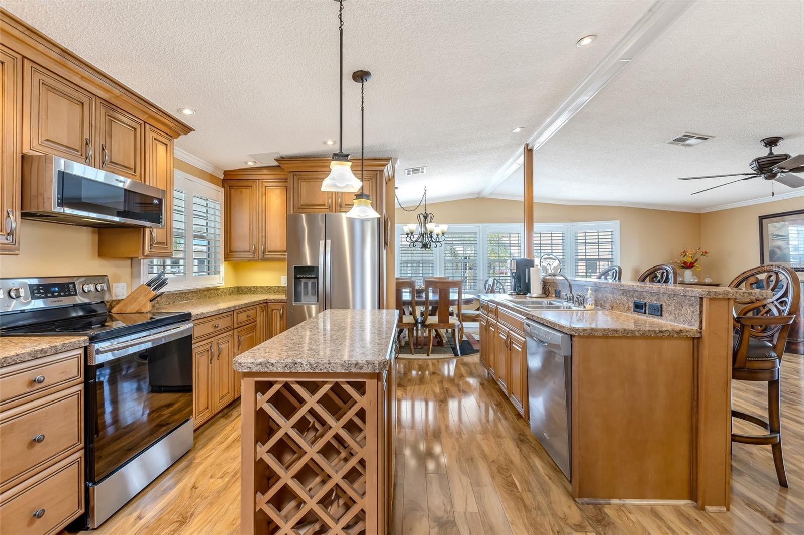 Image 10 of 75 For 639 La Jolla Circle