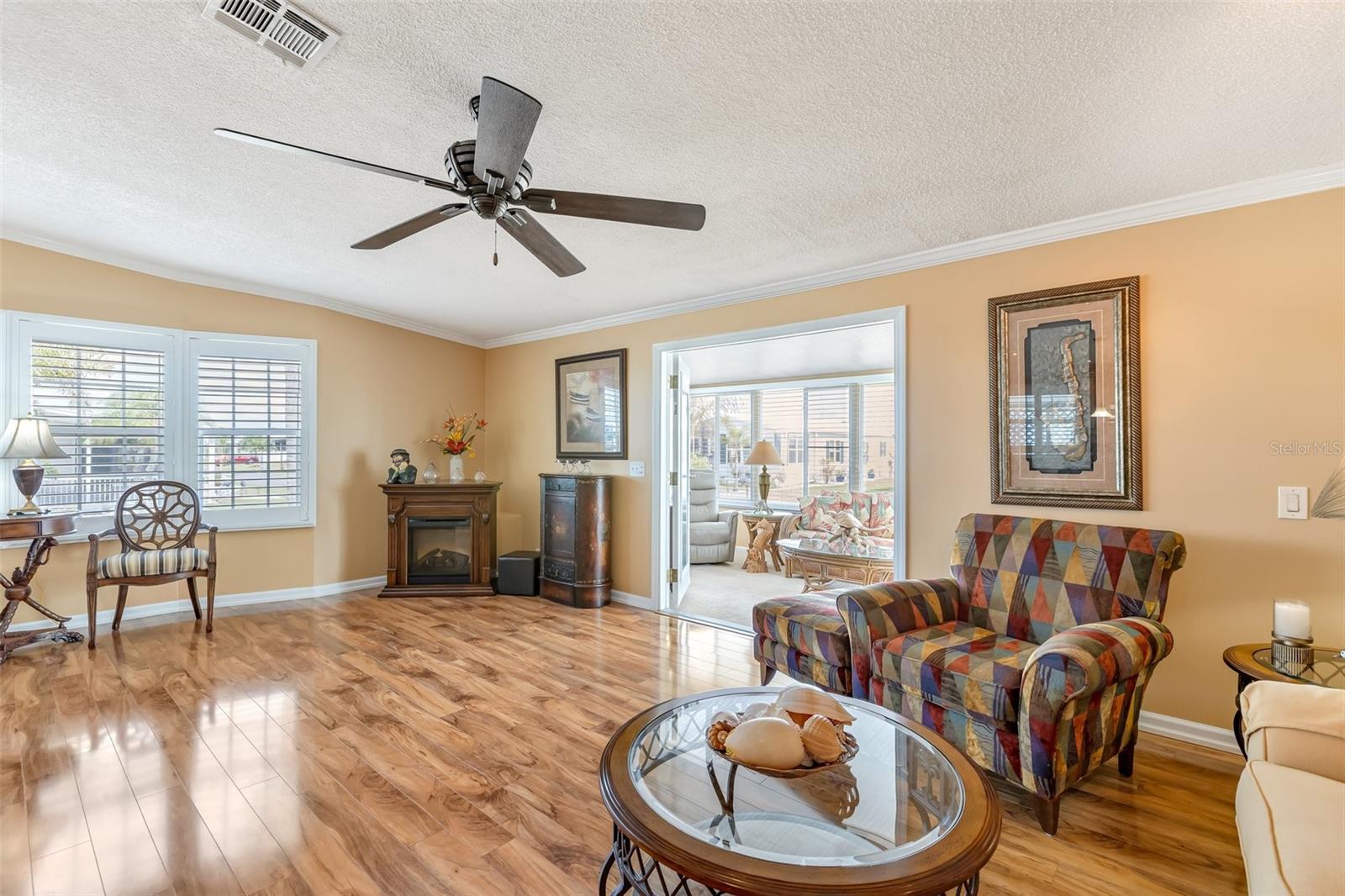 Image 14 of 75 For 639 La Jolla Circle