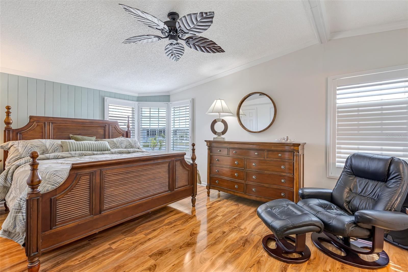 Image 18 of 75 For 639 La Jolla Circle