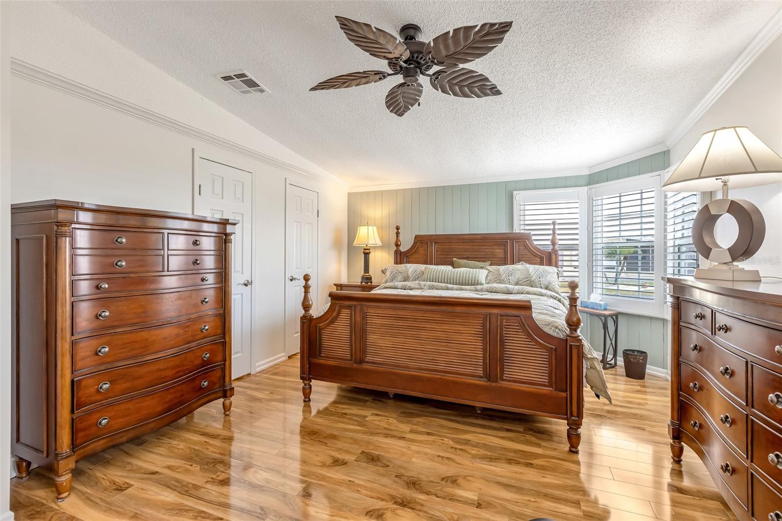 Image 19 of 75 For 639 La Jolla Circle