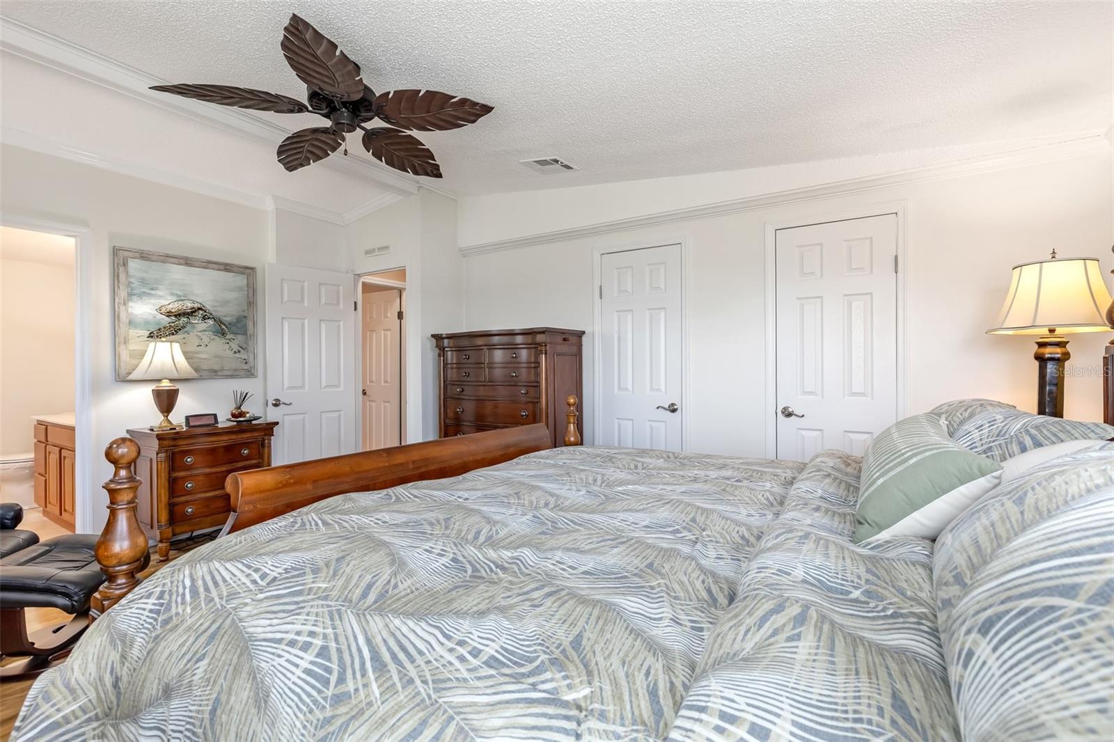 Image 20 of 75 For 639 La Jolla Circle