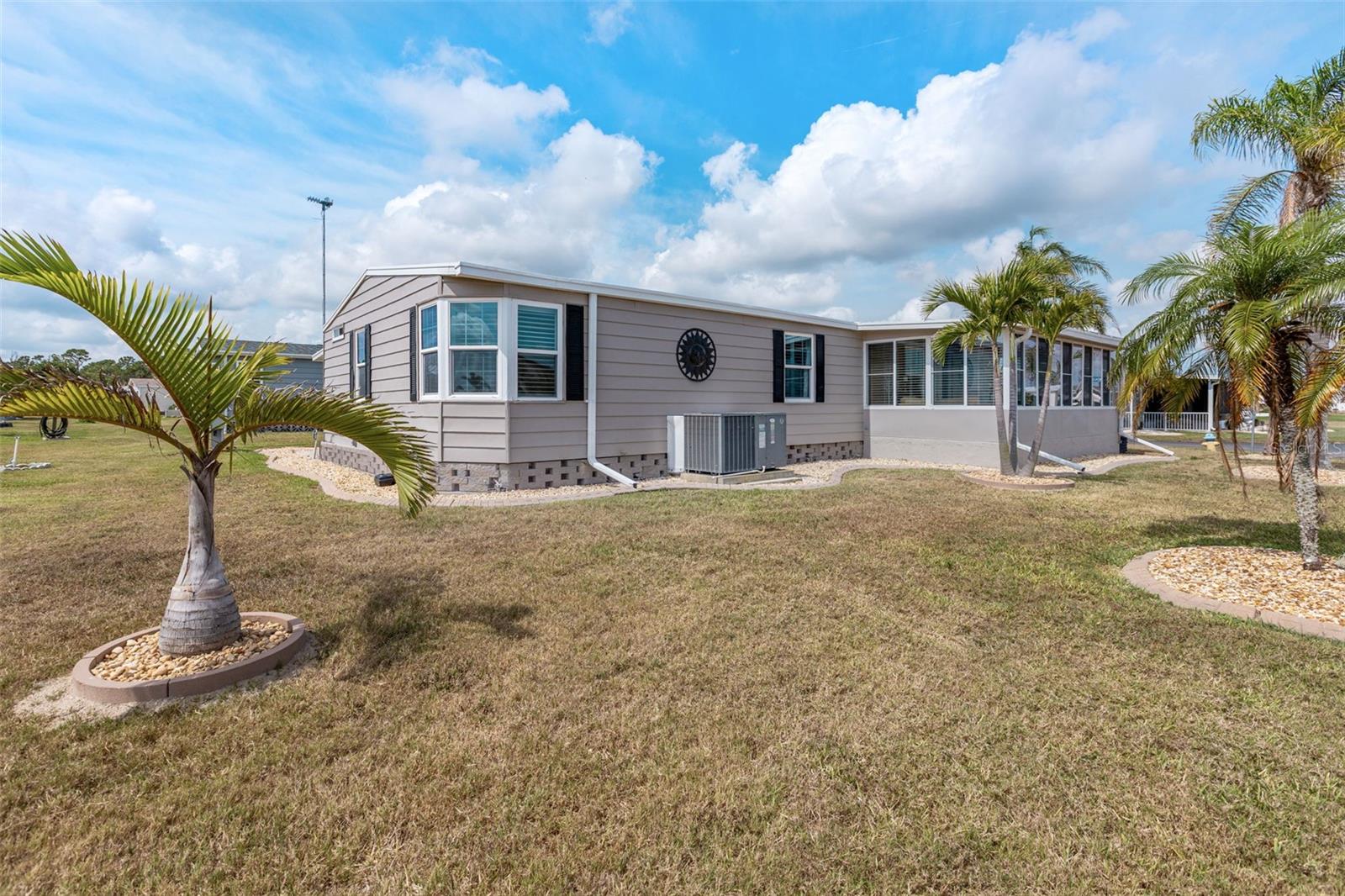 Image 28 of 75 For 639 La Jolla Circle