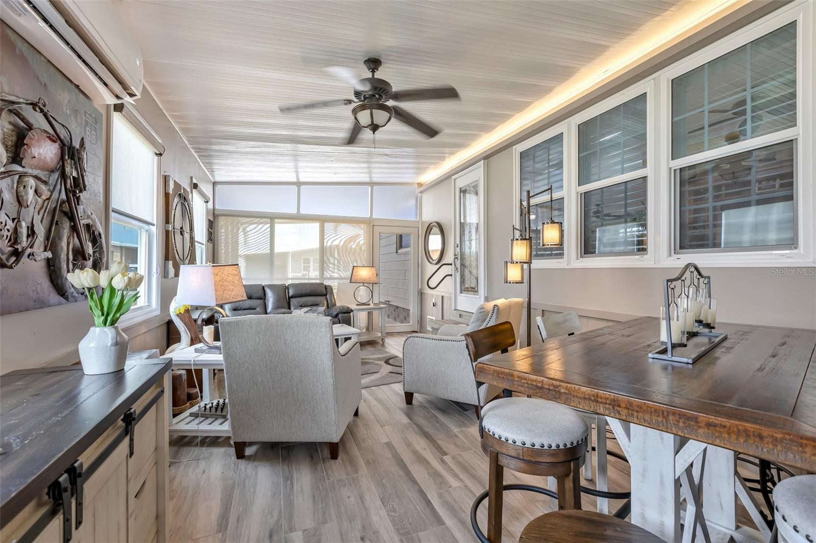 Image 4 of 75 For 639 La Jolla Circle