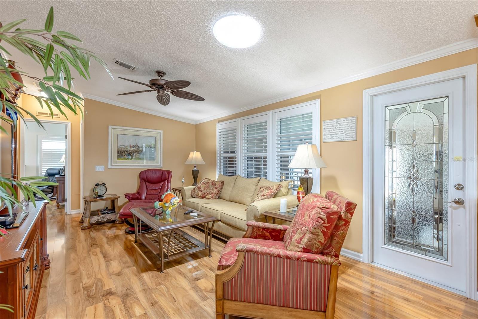 Image 7 of 75 For 639 La Jolla Circle