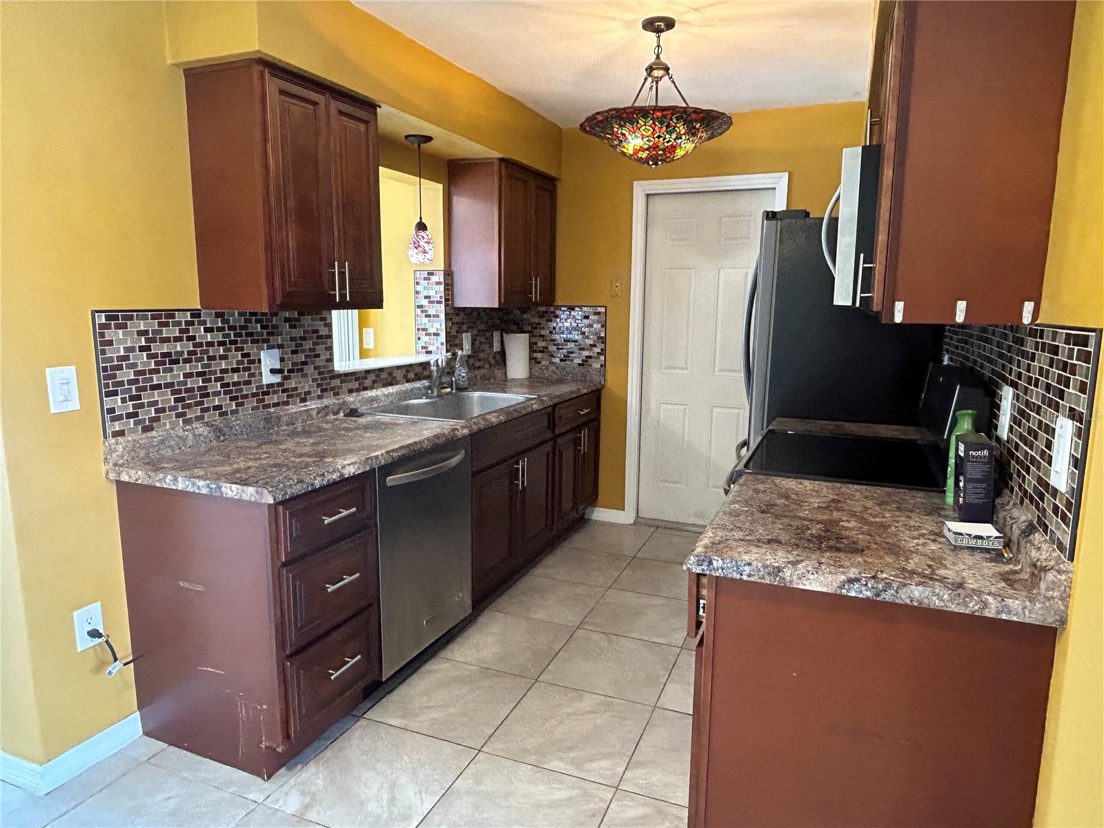 Image 3 of 15 For 7621 Greybirch Terrace