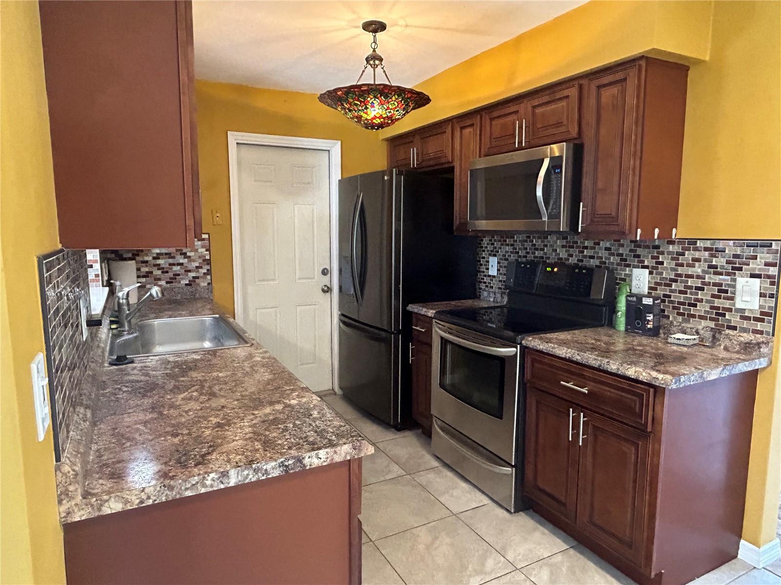 Image 4 of 15 For 7621 Greybirch Terrace