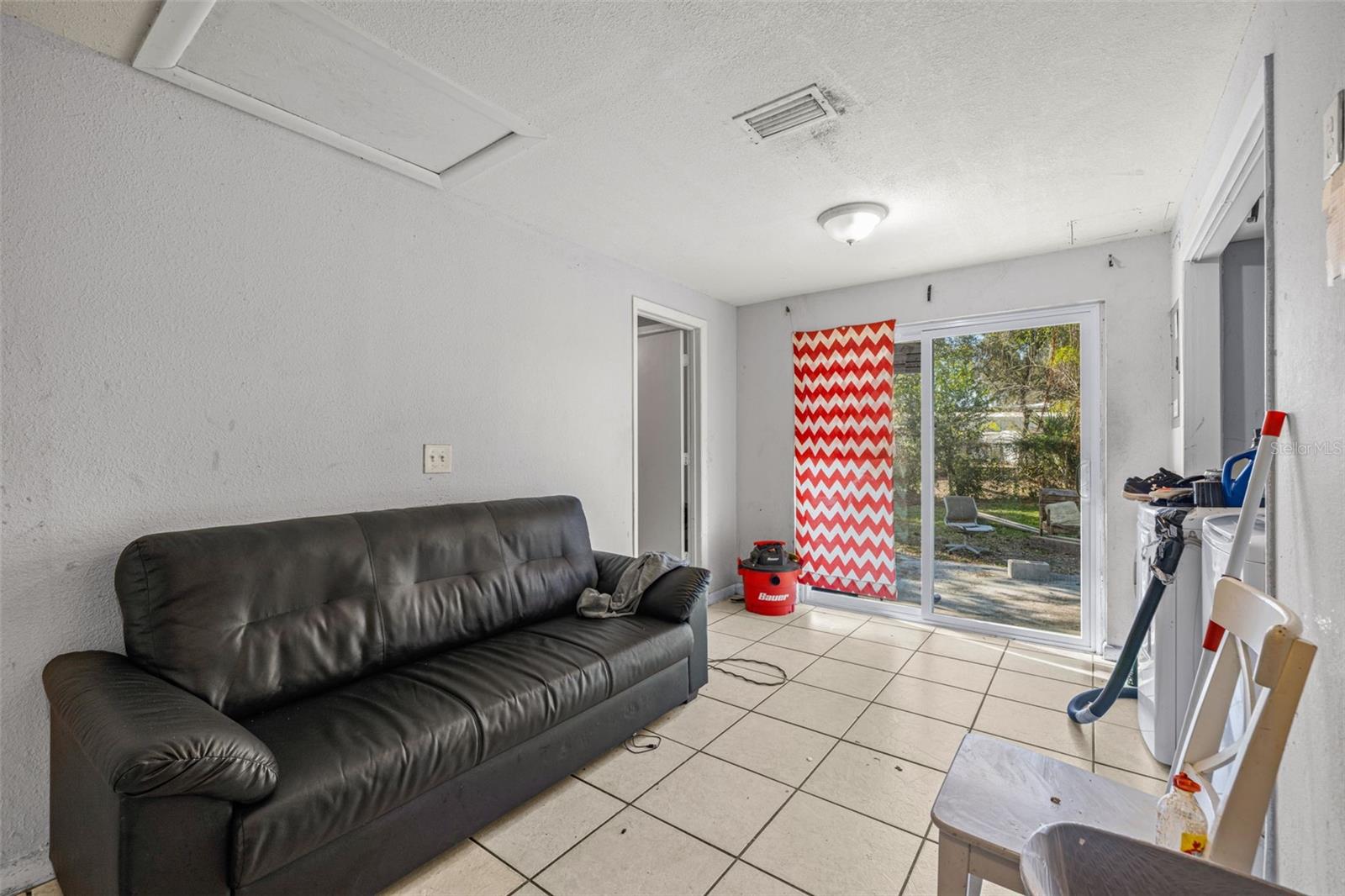 Image 15 of 54 For 1403 College Park Lane