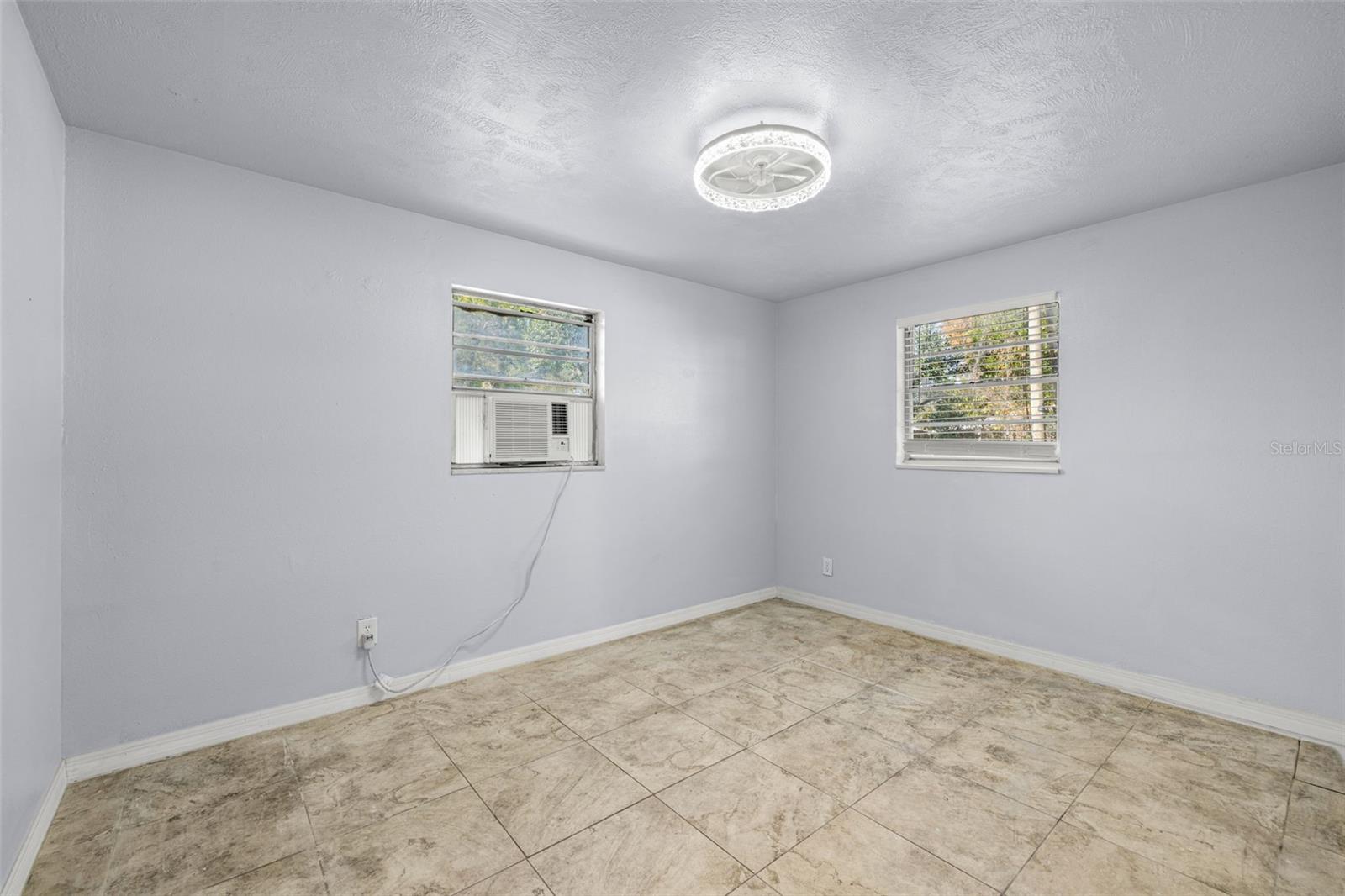 Image 40 of 54 For 1403 College Park Lane