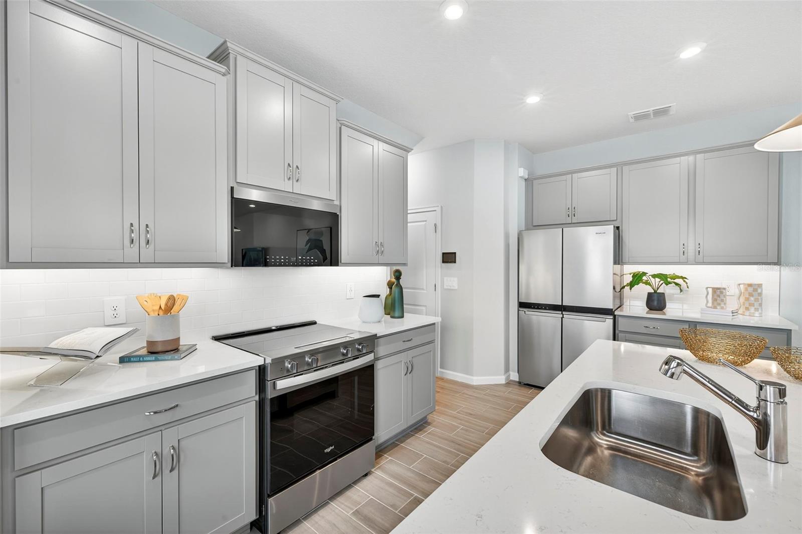 Image 5 of 34 For 9135 Aurelia Avenue