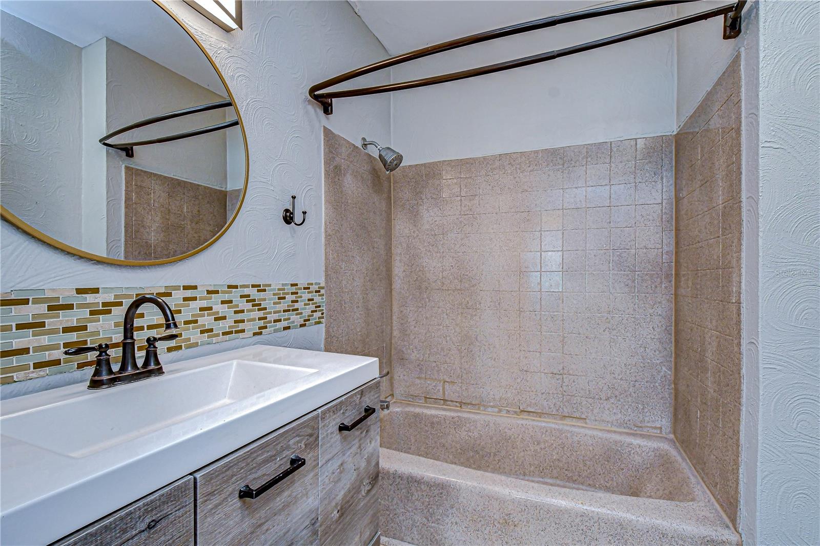 Image 21 of 34 For 5915 Otis Avenue