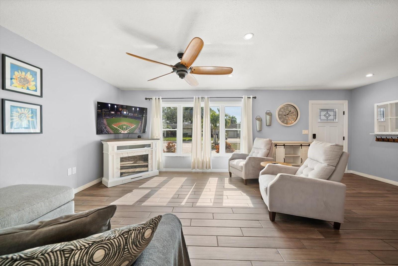 Image 5 of 25 For 12057 96th Place