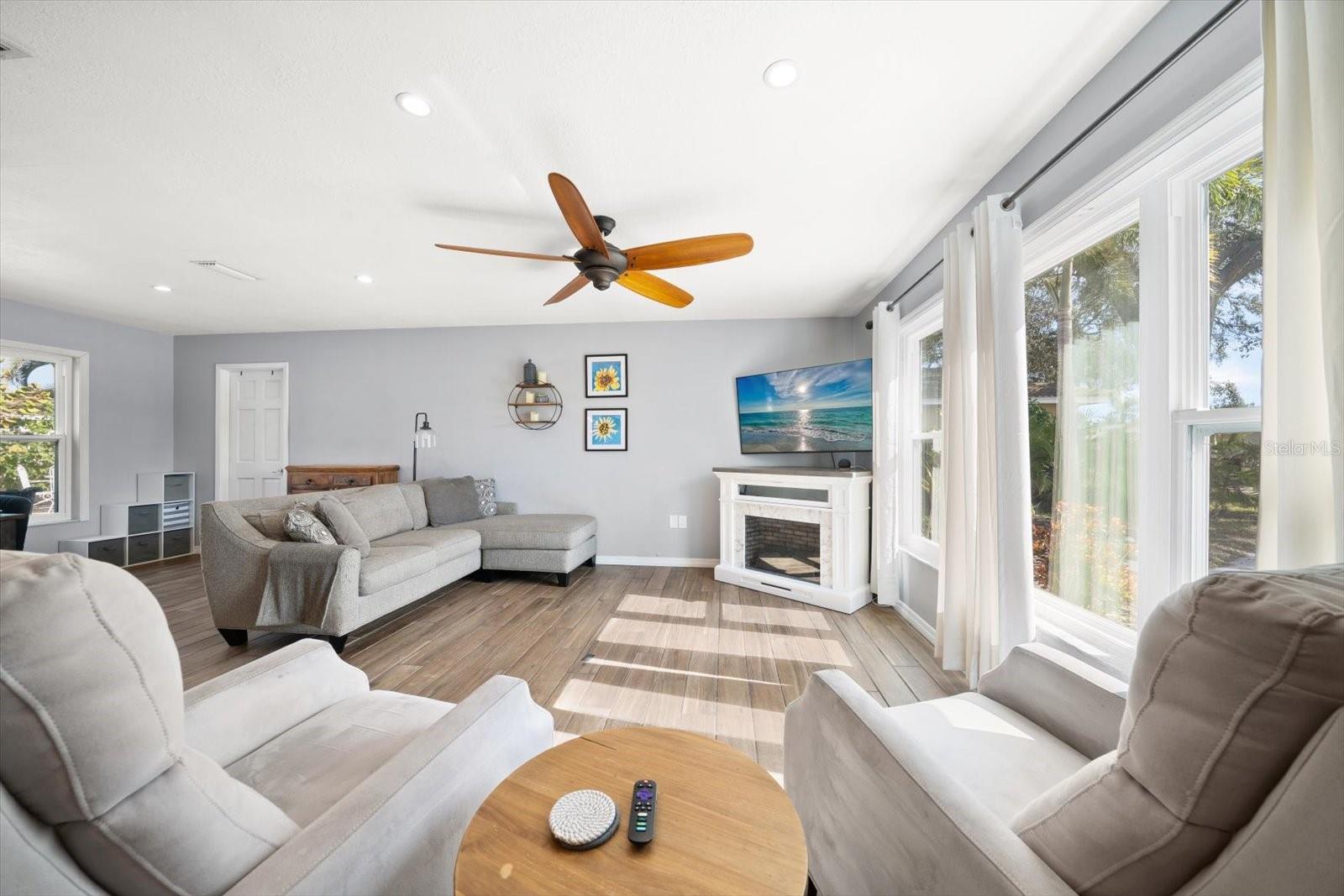 Image 6 of 25 For 12057 96th Place