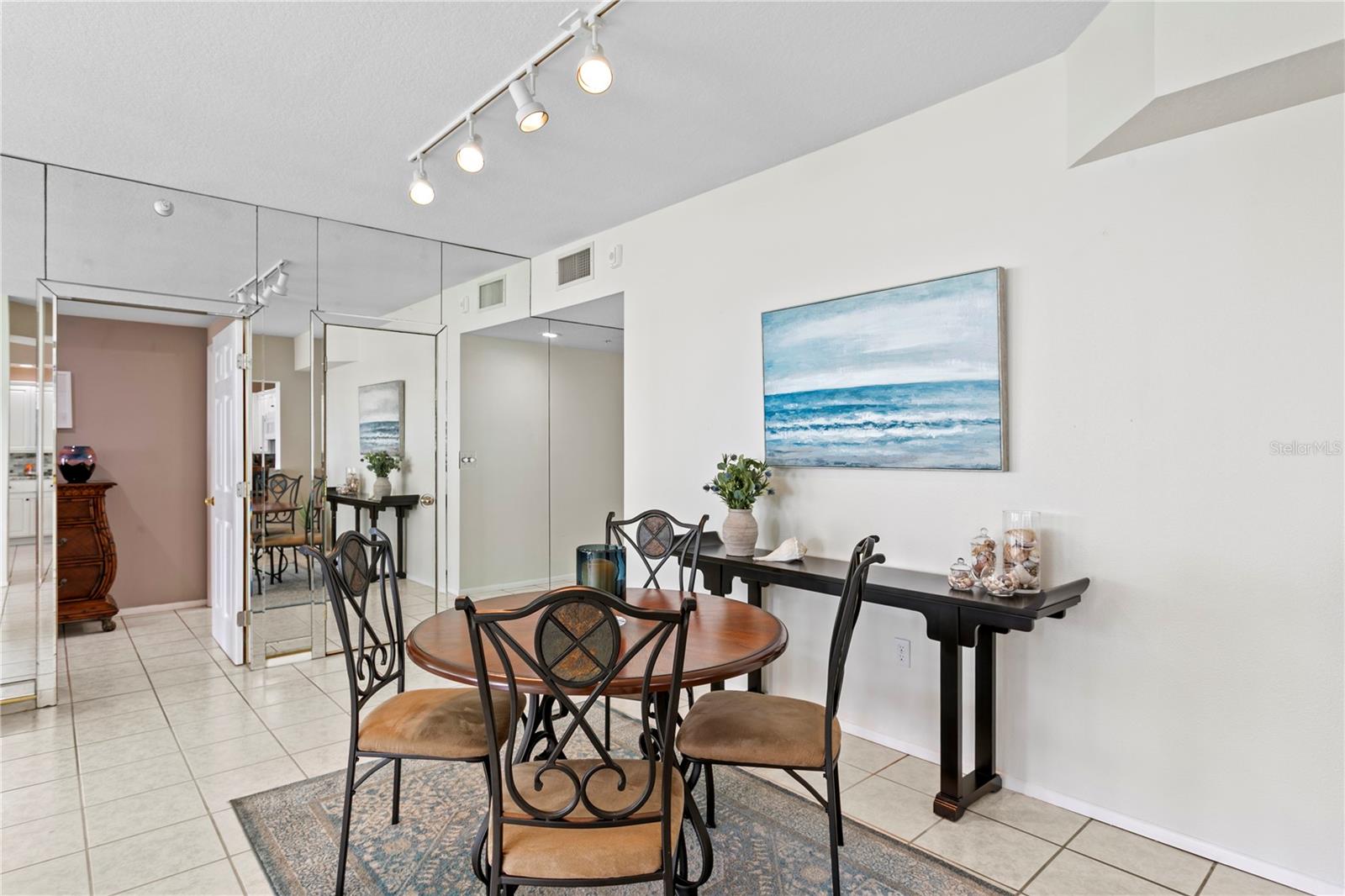 Image 10 of 49 For 4717 Dolphin Cay Lane S 203