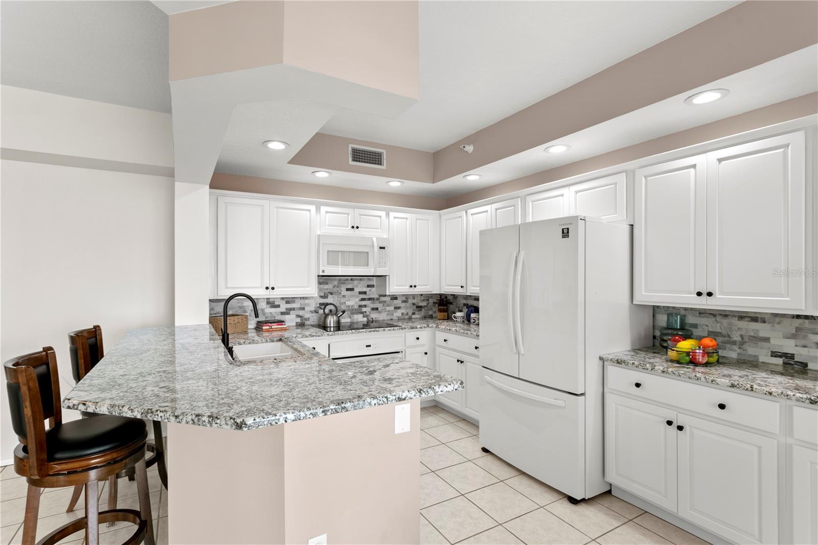 Image 14 of 49 For 4717 Dolphin Cay Lane S 203