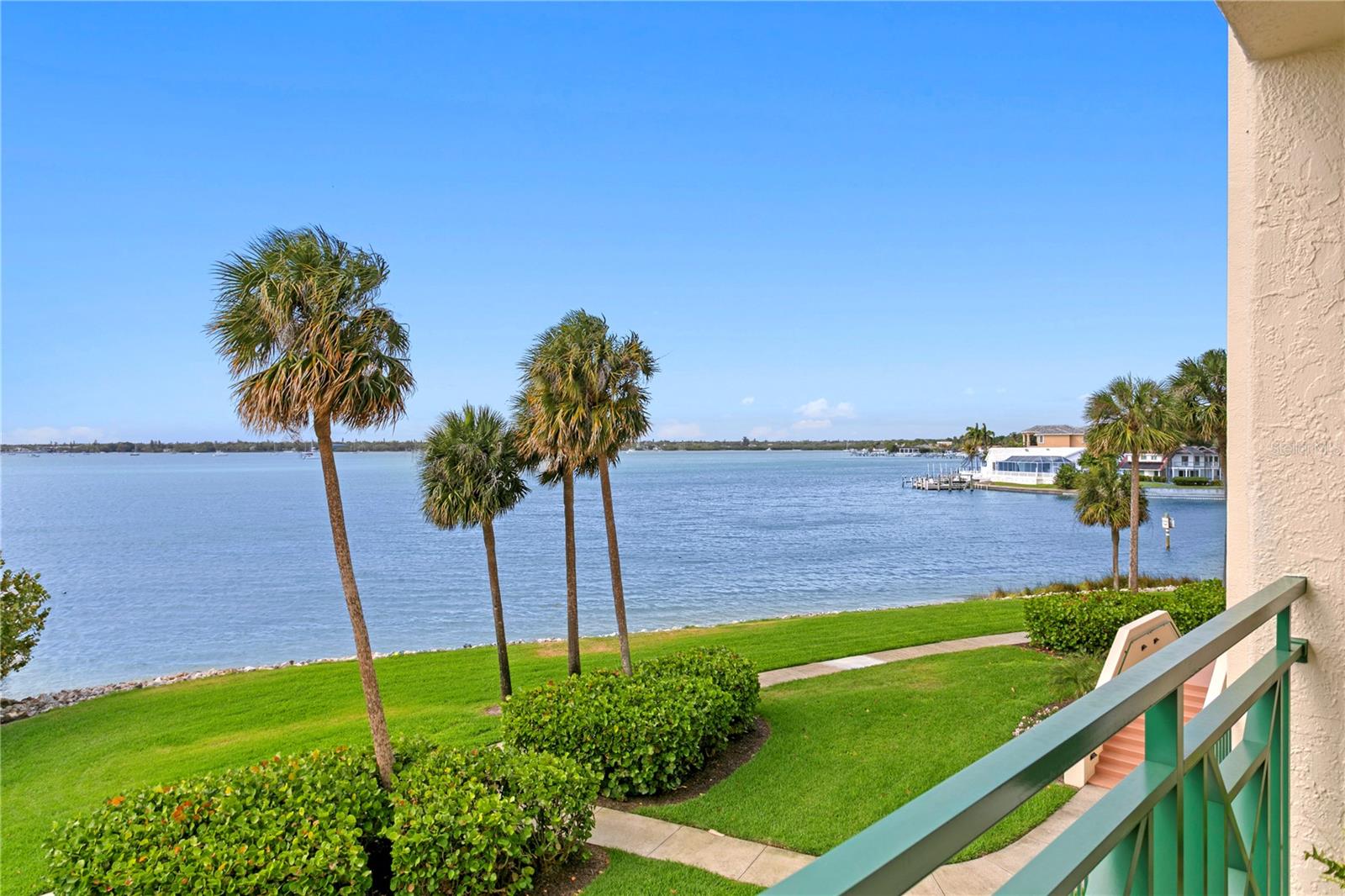 Image 20 of 49 For 4717 Dolphin Cay Lane S 203