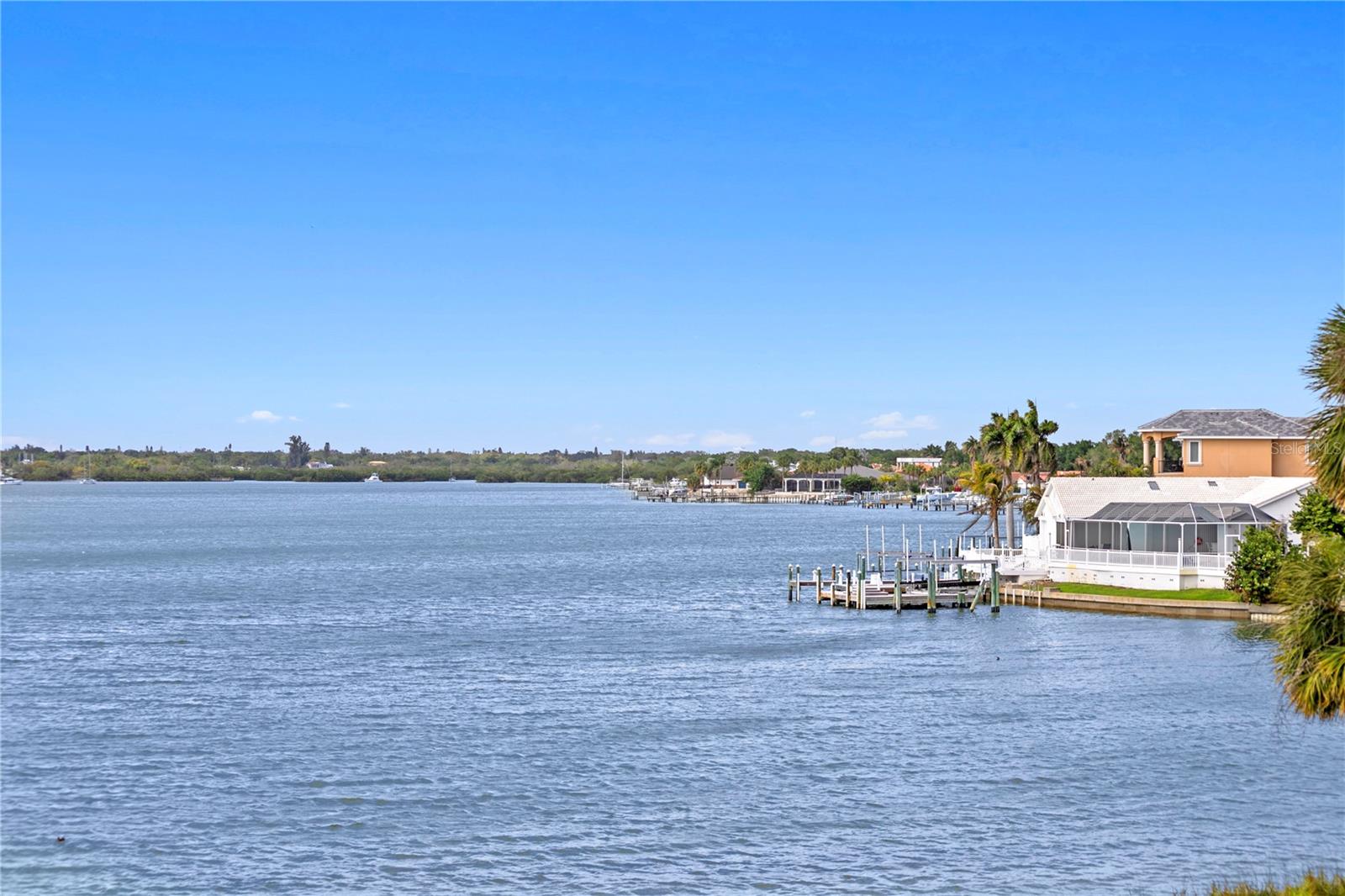 Image 25 of 49 For 4717 Dolphin Cay Lane S 203