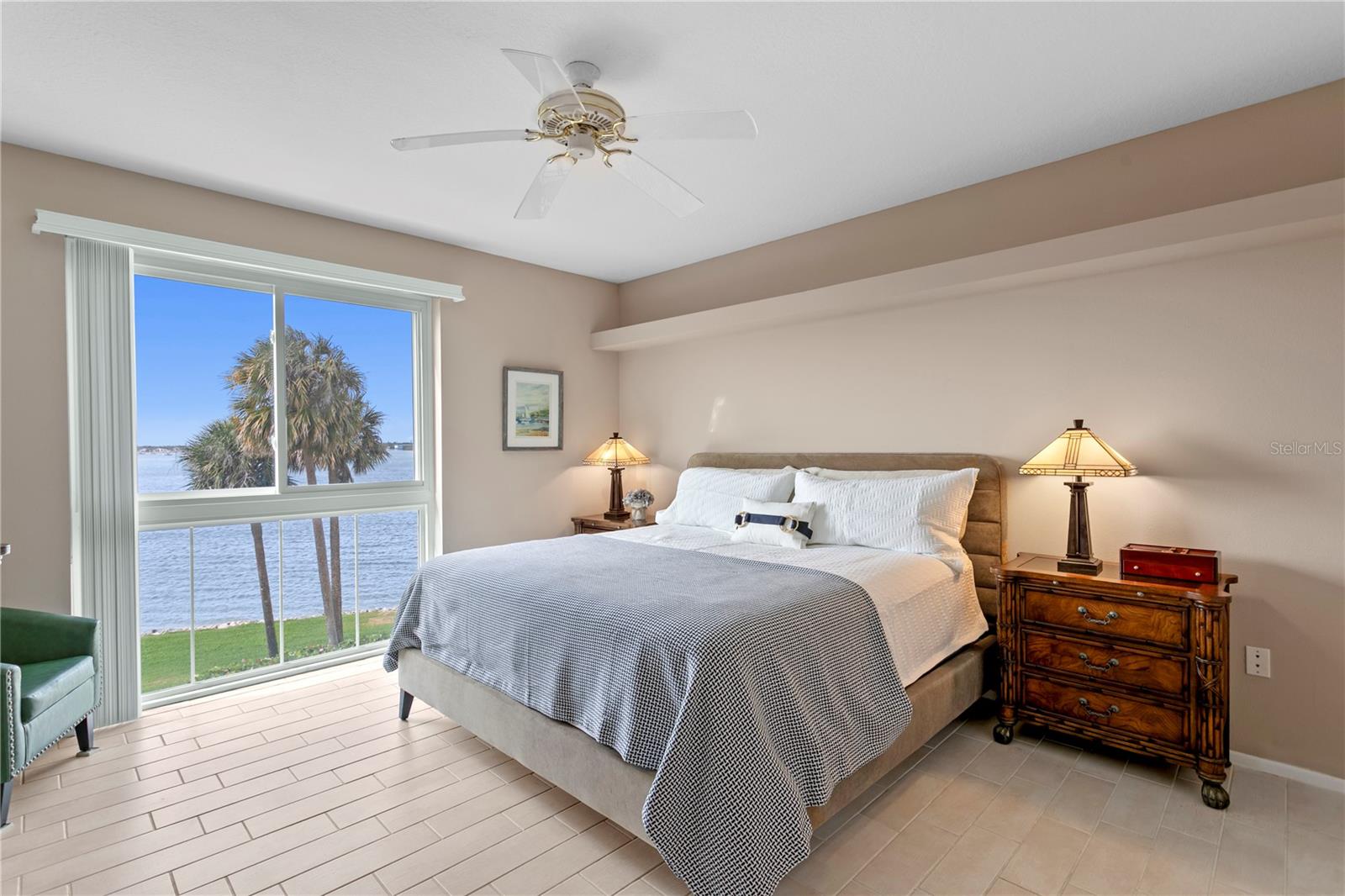 Image 27 of 49 For 4717 Dolphin Cay Lane S 203