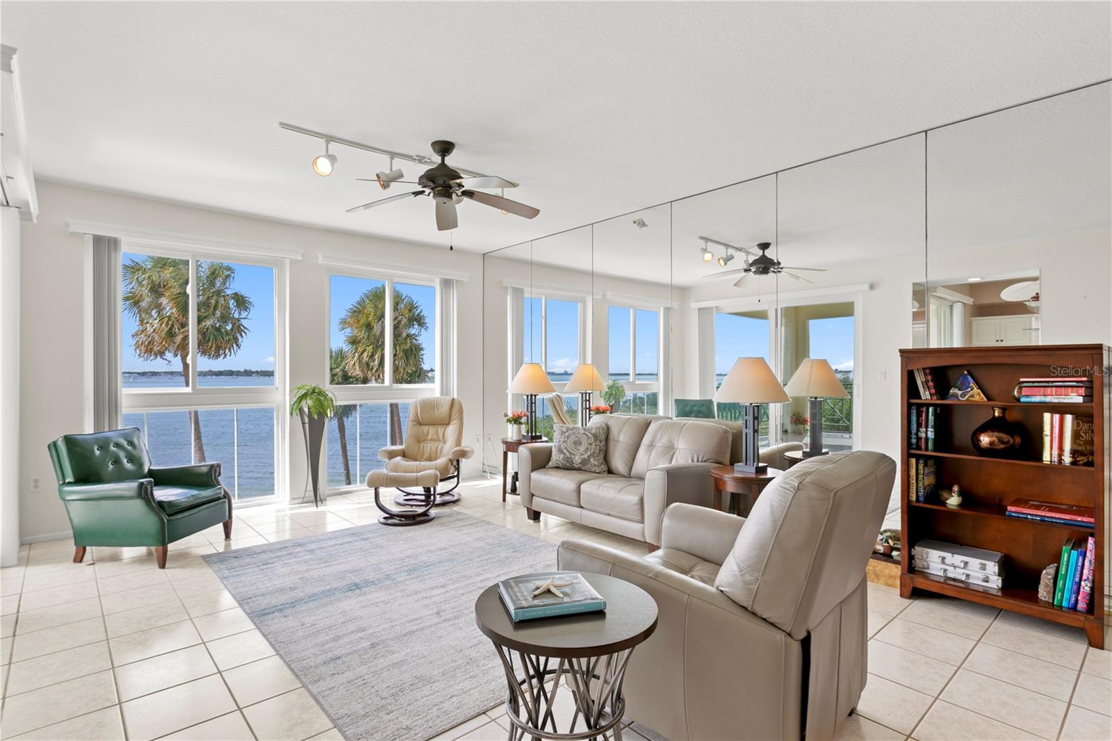 Image 3 of 49 For 4717 Dolphin Cay Lane S 203