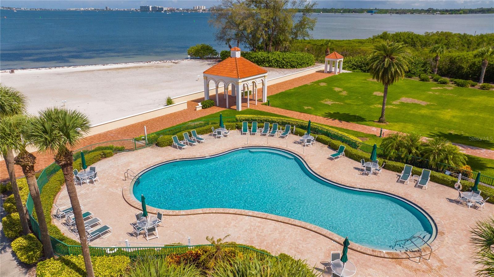 Image 41 of 49 For 4717 Dolphin Cay Lane S 203