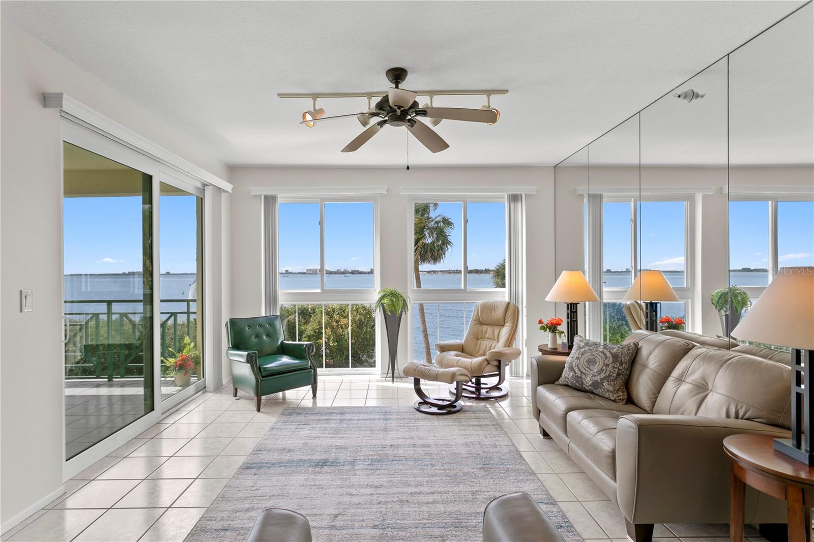 Image 5 of 49 For 4717 Dolphin Cay Lane S 203