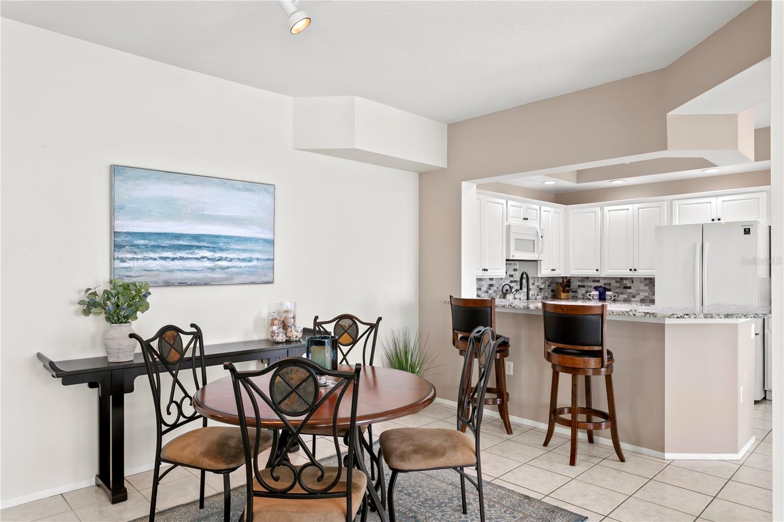 Image 8 of 49 For 4717 Dolphin Cay Lane S 203