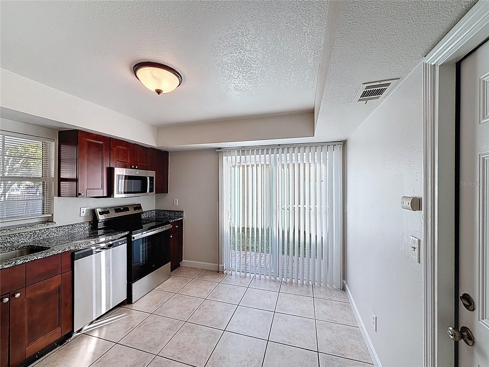 Image 12 of 29 For 5103 Stonehaven Court