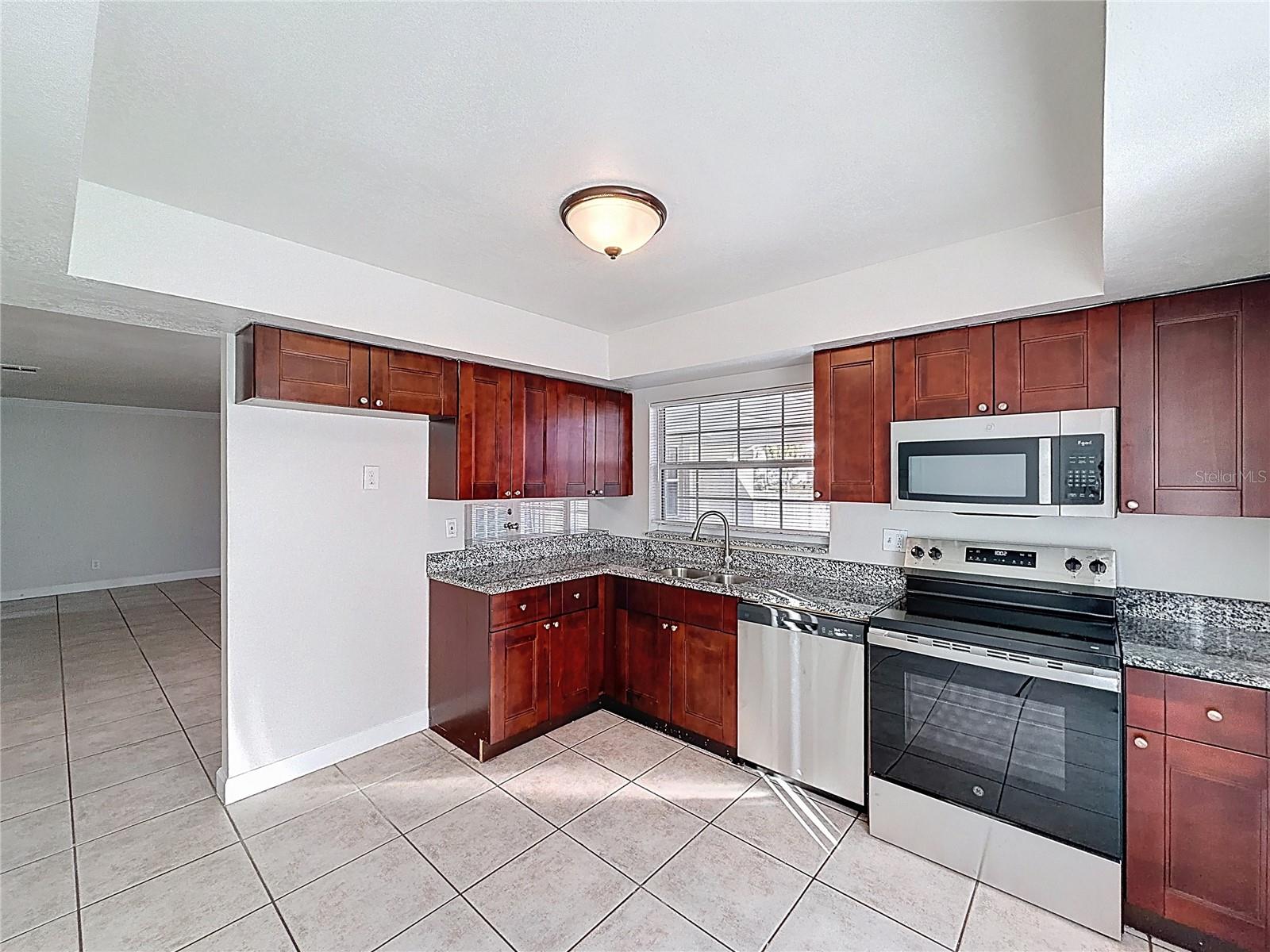 Image 14 of 29 For 5103 Stonehaven Court