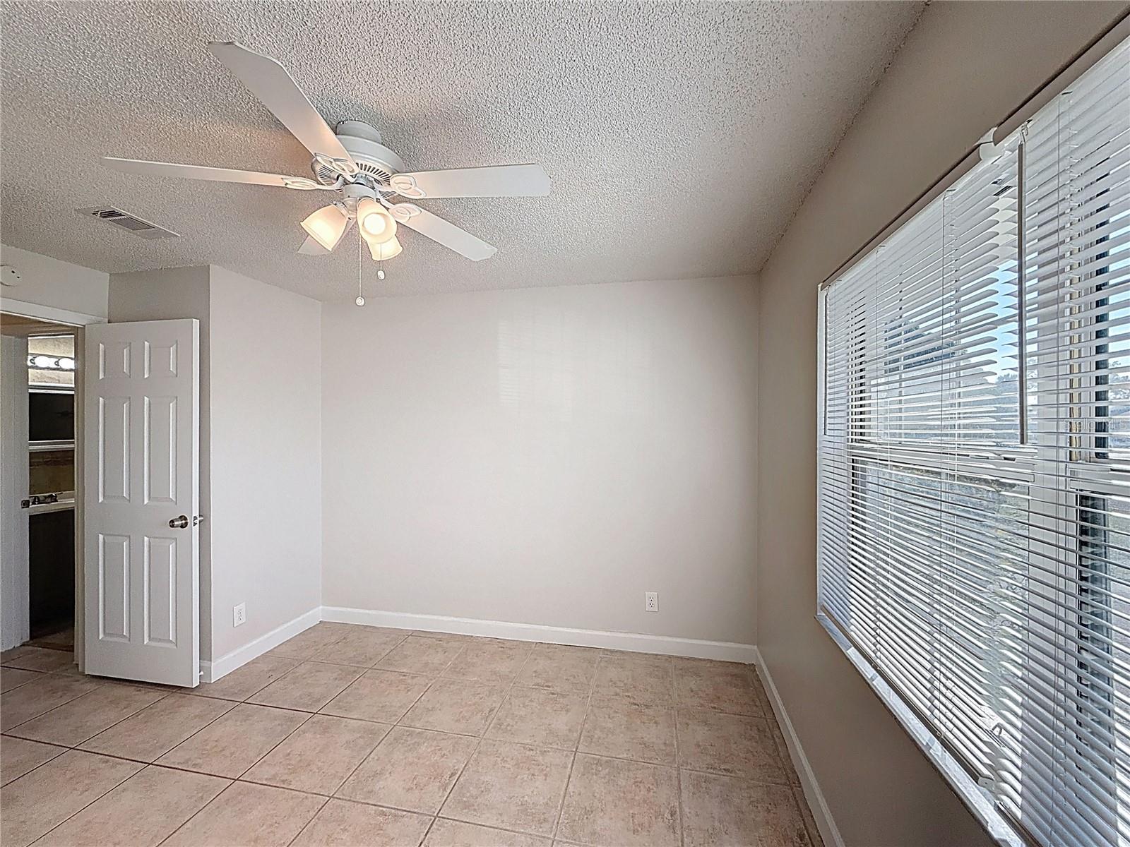 Image 23 of 29 For 5103 Stonehaven Court