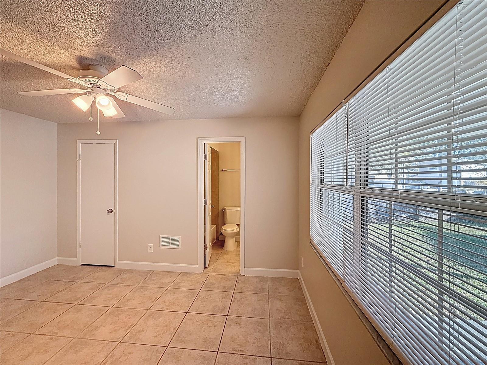 Image 7 of 29 For 5103 Stonehaven Court