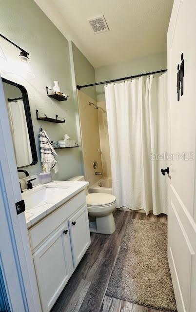 Image 14 of 29 For 5225 Villagebrook Drive