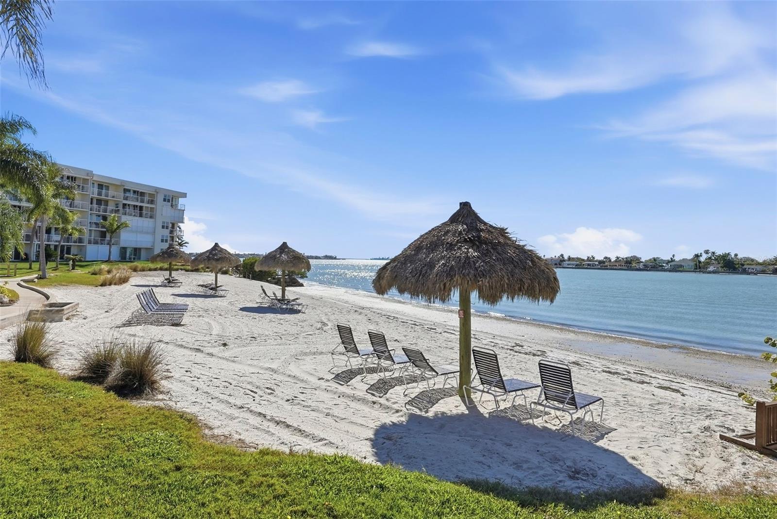 Image 10 of 52 For 6001 Bahia Del Mar Circle 529