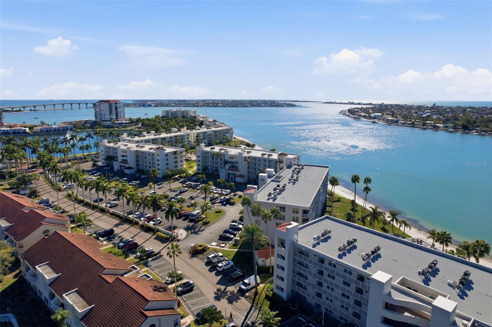 Image 13 of 52 For 6001 Bahia Del Mar Circle 529