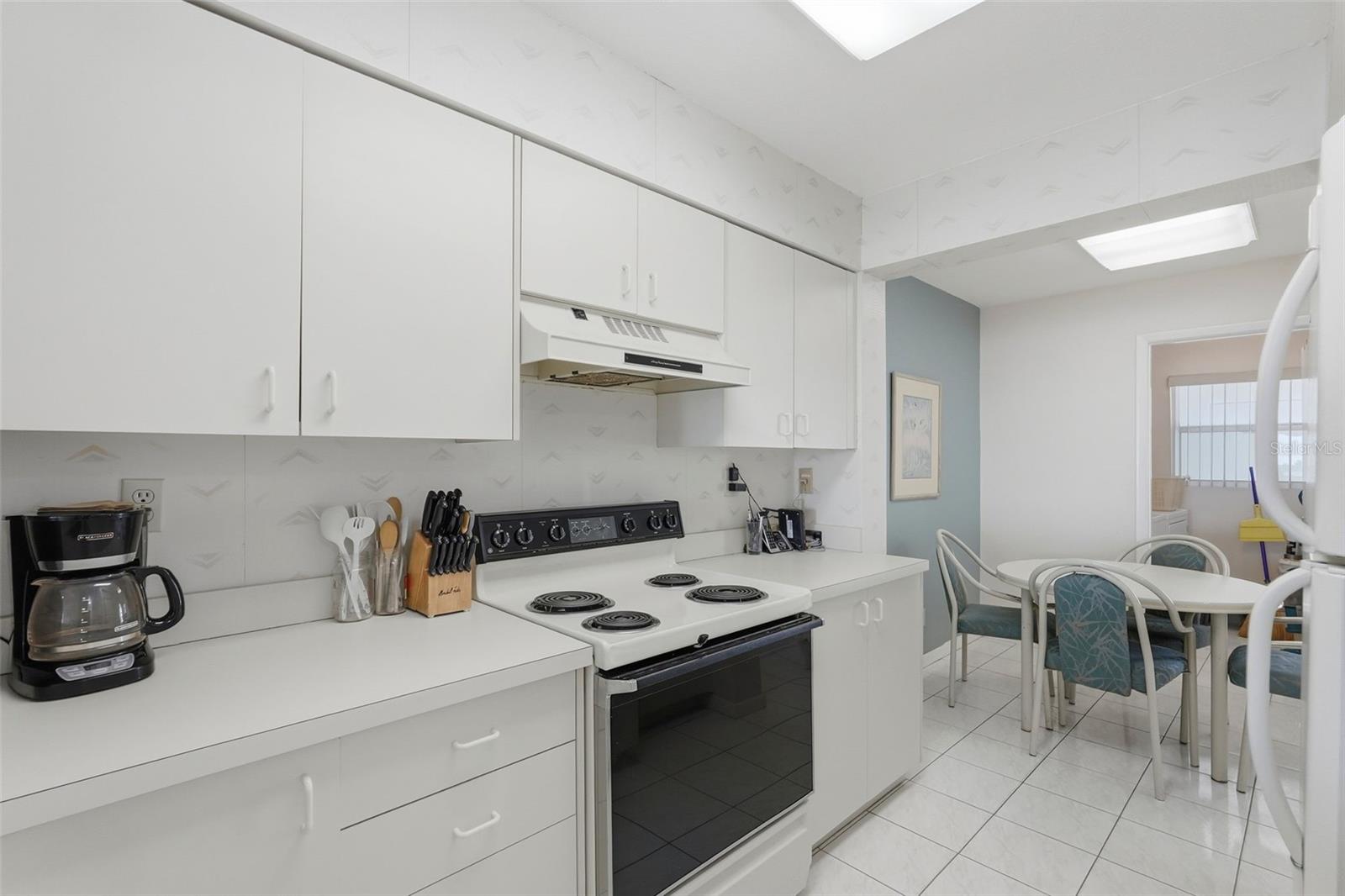 Image 26 of 52 For 6001 Bahia Del Mar Circle 529