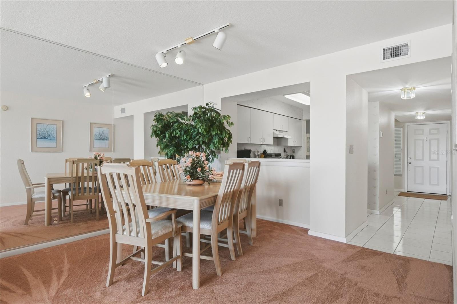 Image 30 of 52 For 6001 Bahia Del Mar Circle 529