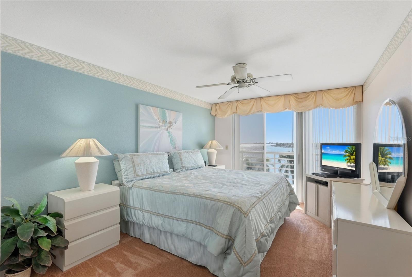 Image 37 of 52 For 6001 Bahia Del Mar Circle 529