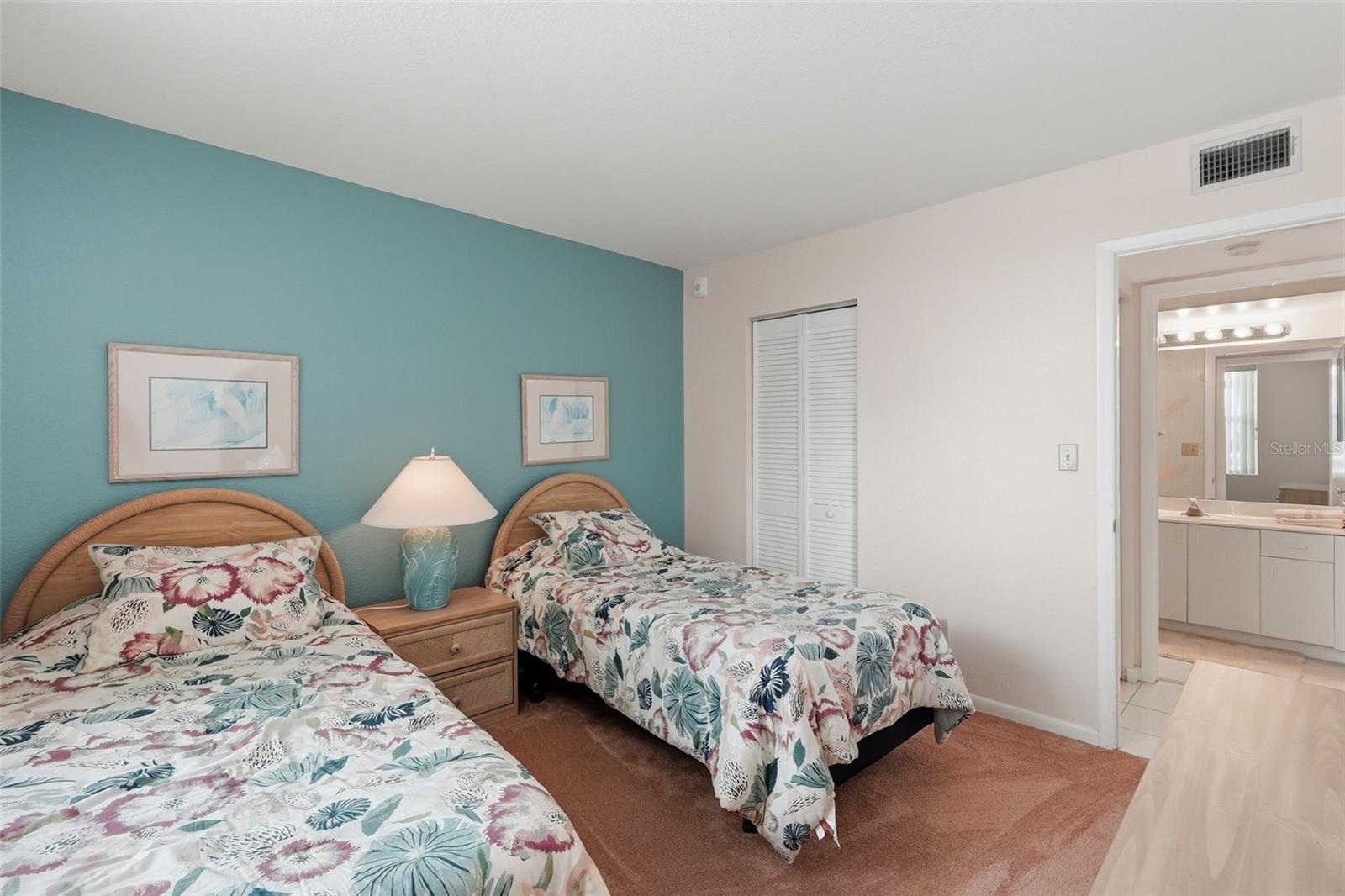 Image 42 of 52 For 6001 Bahia Del Mar Circle 529