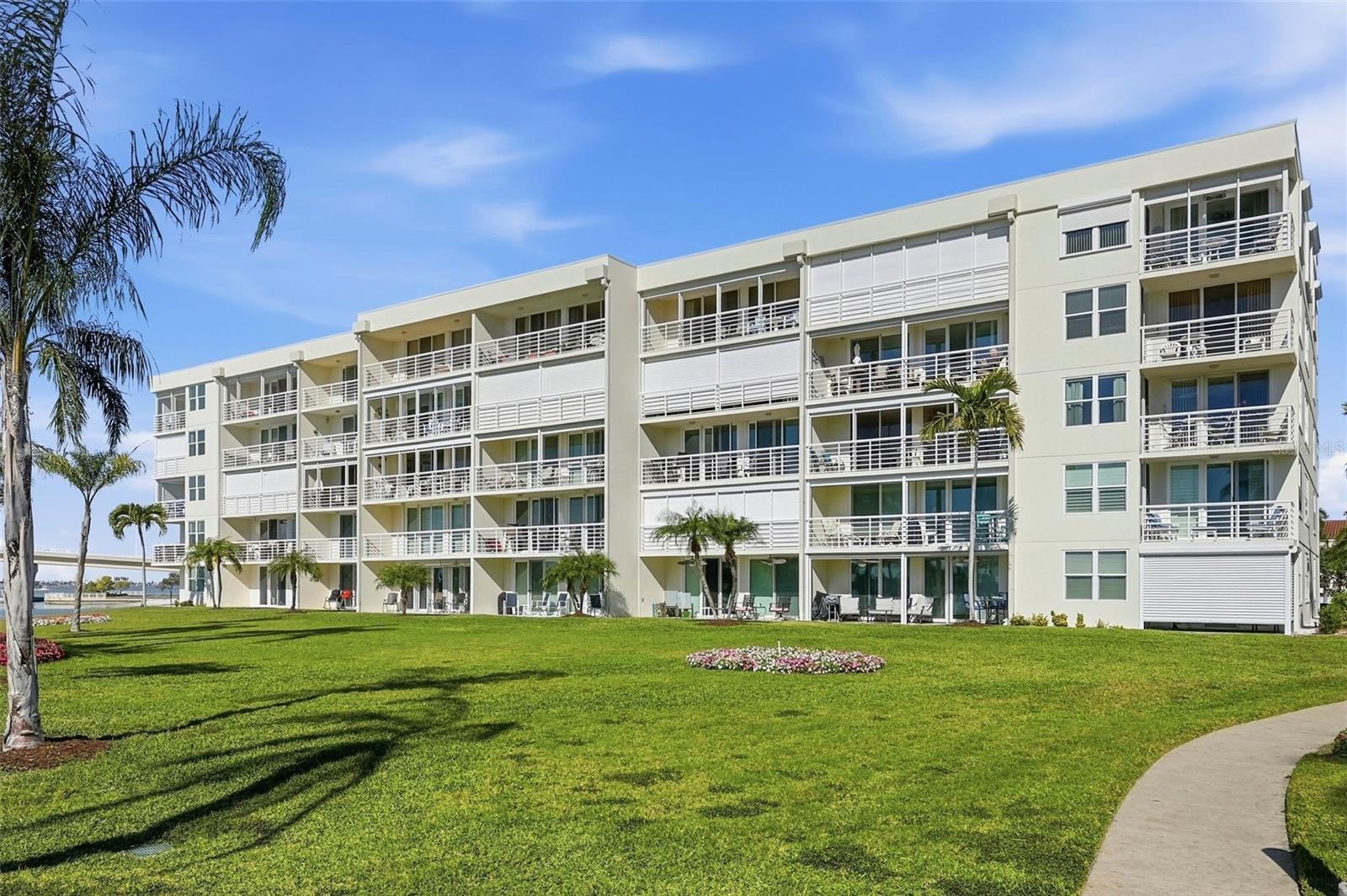 Image 9 of 52 For 6001 Bahia Del Mar Circle 529