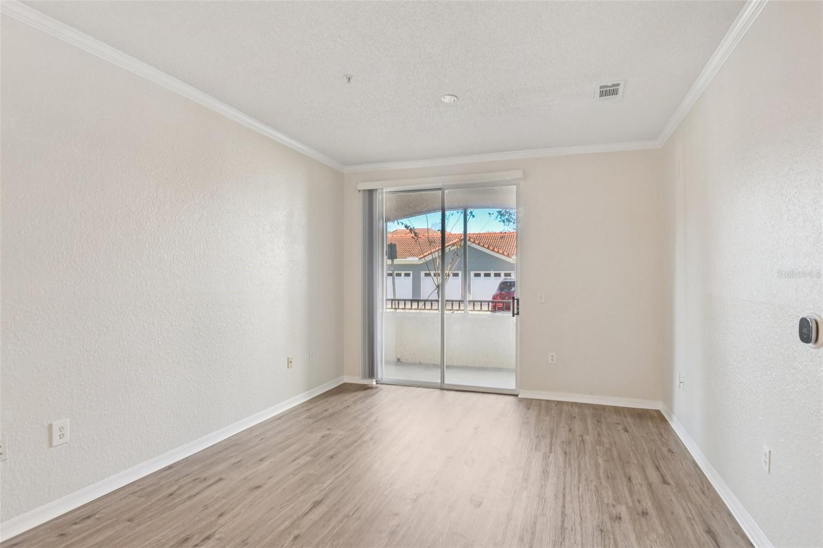 Image 10 of 38 For 18001 Richmond Place Drive 1213